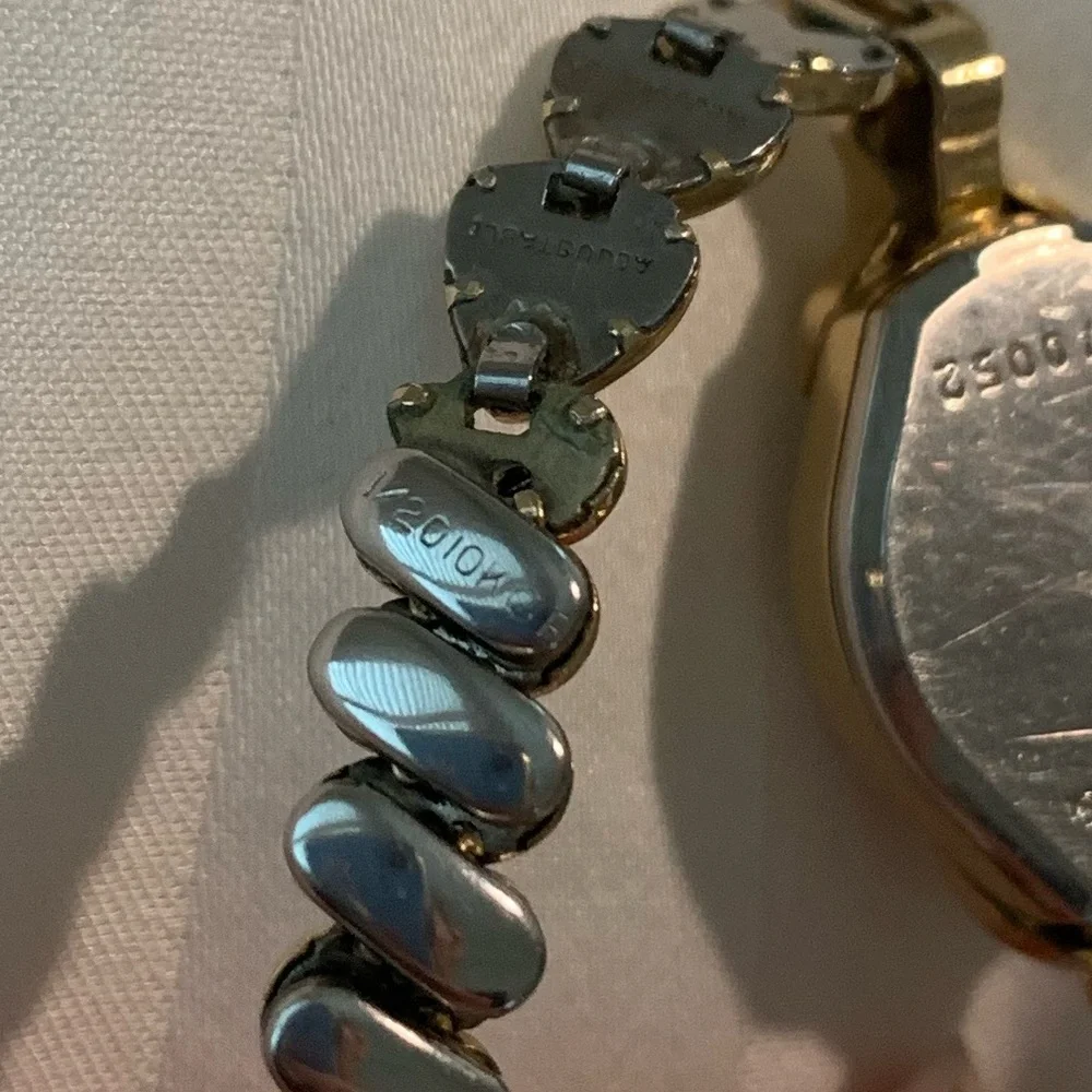 Vintage Women’s Bulova Capital 17 Jewels Wristwatch (Not Working)